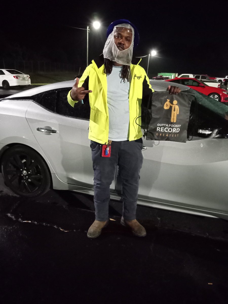 chico_nation's tweet photo. He bought the first bag https://t.co/aPZLjtrd6B