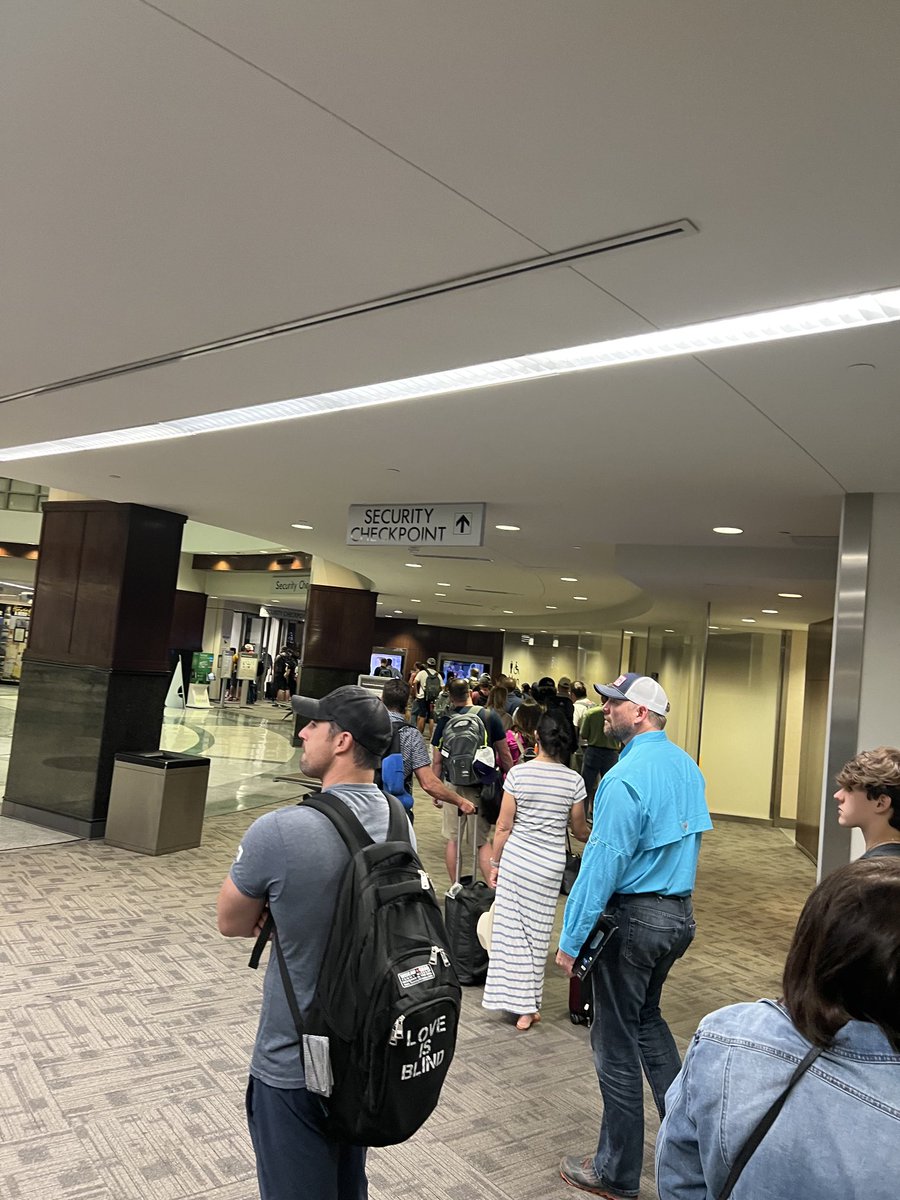 four4forty's tweet photo. @BTRairport You guys have to do better if you want BR Residents to continue flying out of BTR #openearlier #hiremore https://t.co/bggwMNgnro