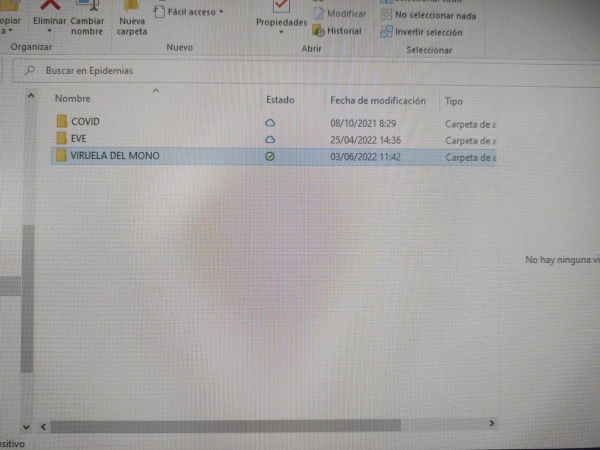 PRLapiedecalle's tweet photo. Ayer creé una nueva carpeta en el servidor del departamento llamada "Viruela del mono". Esto me recuerda a cuando creé una carpeta donde noviembre del 2019 llamada "Covid19". ¿Se volverá a repetir la historia de unos casos aislados a una epidemia?
#ViruelaDelMono #PRL https://t.co/W9DICzLfxz