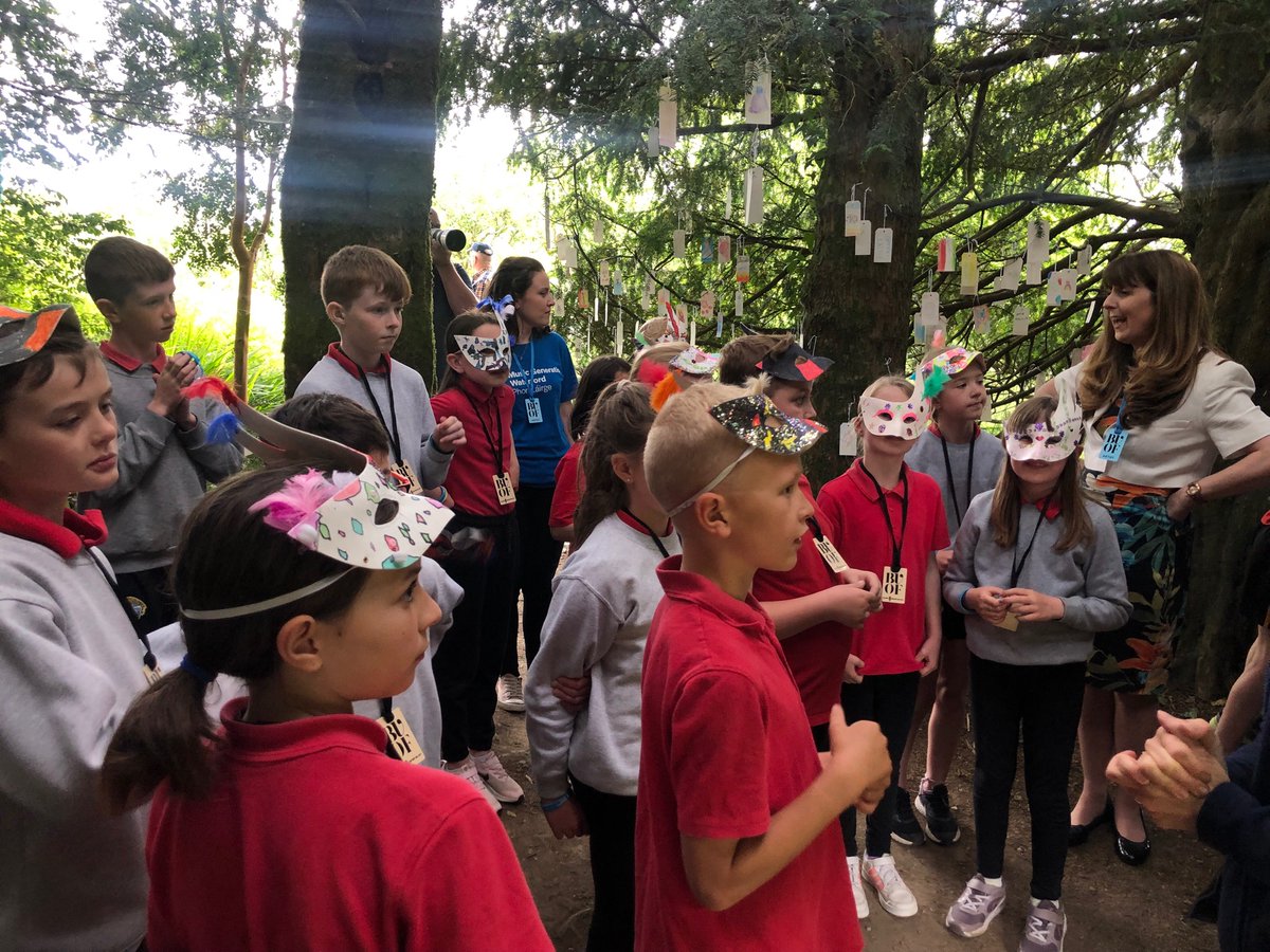 CarrigleaNS's tweet photo. 3rd & 4th class had a super time at The Blackwater Valley Opera Festival with @MGWaterford @B_V_O_F 🎭 @SandraOman1
They designed costumes, performed a song, listened to the orchestra rehearse, got a backstage tour and met a costume designer who worked with Judi Dench! 😎🤩⭐️ https://t.co/40T77arXO6