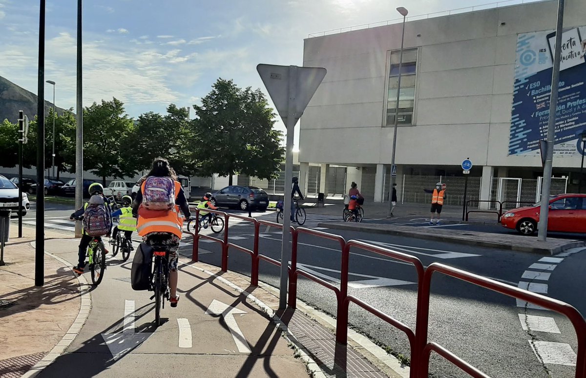 🚲🥳| ¡Feliz #DíaMundialdelaBicicleta!

✅ Sostenible y ecológica
✅ Haces ejercicio
✅ Dejas el coche en casa
✅ Ayuda a descongestionar las calles

#LogroñoPorLaMovilidadSostenible