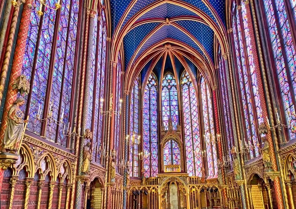 glass_zealot's tweet photo. Medieval Cathedrals were BRIGHT, and full of LIGHT https://t.co/iWLaXPf8As