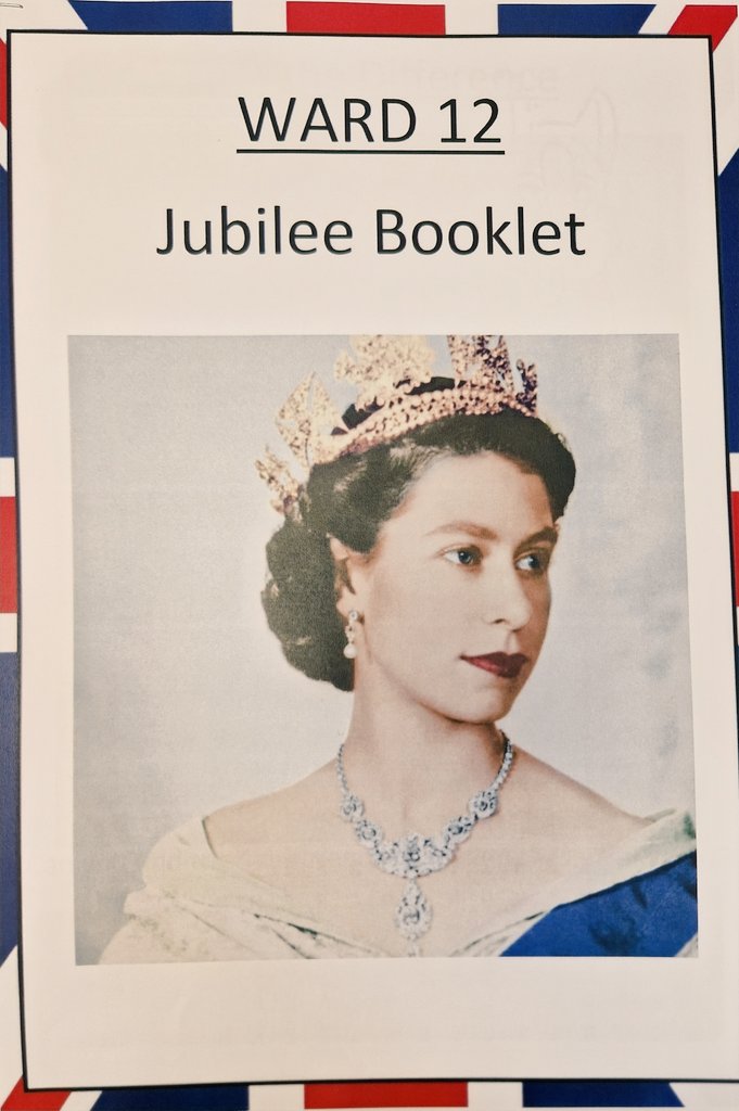 Ward12_lthtr's tweet photo. Balloons, homemade bunting and a royal activity booklet for all patients, what more could you want? 🇬🇧🇬🇧 (no badges this time). Huge thank you to @stephslaterx for being the ward 12 jubilee party organiser ❤🤍💙 #PlatinumJubilee https://t.co/8FJz75KPHp
