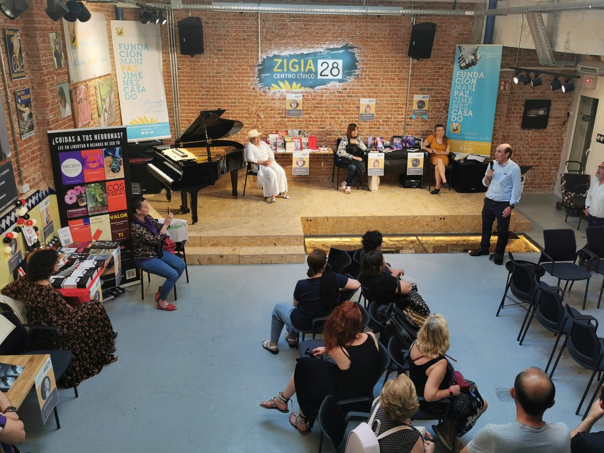 Zigia28cc's tweet photo. El Centro Cívico Zigia28 anuncia el comienzo de la Feria di Libro en Ciudad lineal en el que participan un total de 19 autores del distrito de Ciudad Lineal de Madrid. Habrá varios de eventos que que comienzan hoy viernes a las 10 am y terminarán mañana sábado a las 23 pm. https://t.co/k8Fo3vJtt2