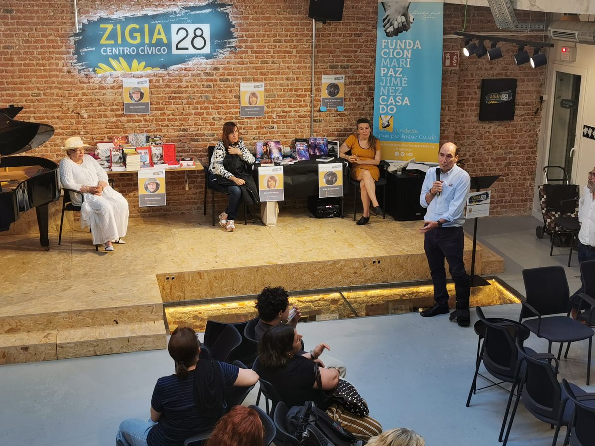 Zigia28cc's tweet photo. El Centro Cívico Zigia28 anuncia el comienzo de la Feria di Libro en Ciudad lineal en el que participan un total de 19 autores del distrito de Ciudad Lineal de Madrid. Habrá varios de eventos que que comienzan hoy viernes a las 10 am y terminarán mañana sábado a las 23 pm. https://t.co/k8Fo3vJtt2