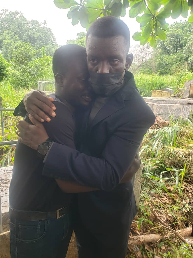 SaharaReporters's tweet photo. PHOTONEWS: Tears As Sound Engineer Burnt To Death By Okada Riders In Lekki, Lagos Is Laid To Rest
#JusticeForDave https://t.co/fc0Wx8s3Eg