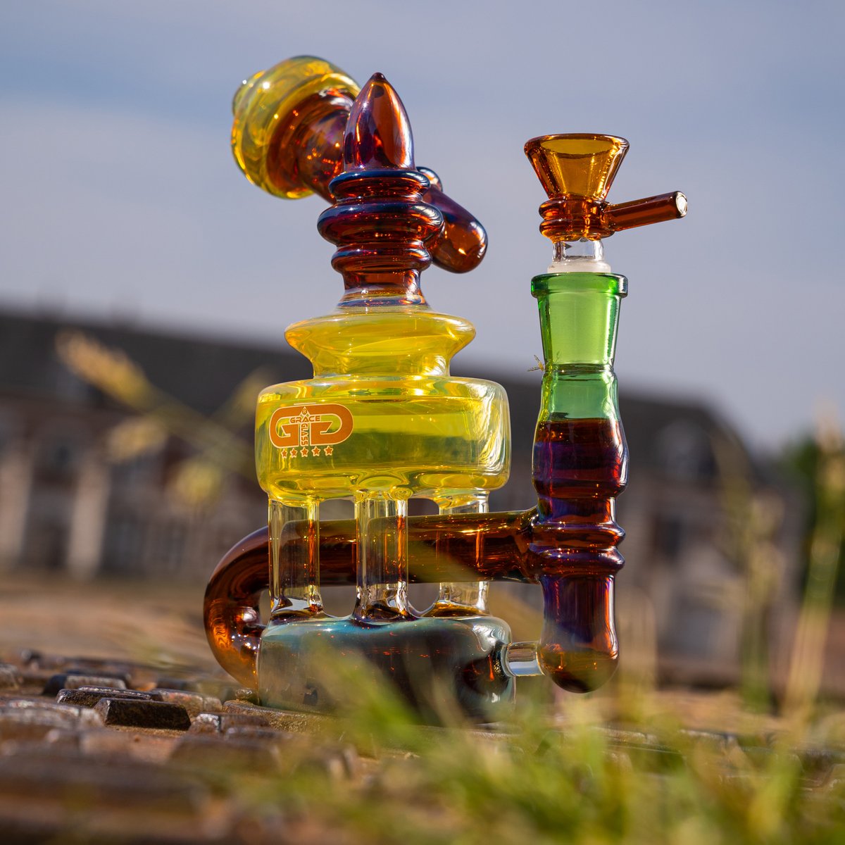 planetesfactory's tweet photo. 🧞Pas de génie dans cette lanterne, mais une lanterne de génie !✨ @GGbongs 
Grace Glass vous présente son bubbler très stylé, le bubbler Lantern.
Ultra compact, ce bubbler de 17 cm va ravir les passionnés de bonnes choses !😍
https://t.co/WY70UJlKRo https://t.co/l48UNIG9N4