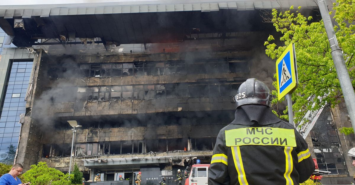 RT @Reuters: Fire breaks out at Moscow office building, two injured https://t.co/wrhvSkCmmD https://t.co/c0it4cJNBH