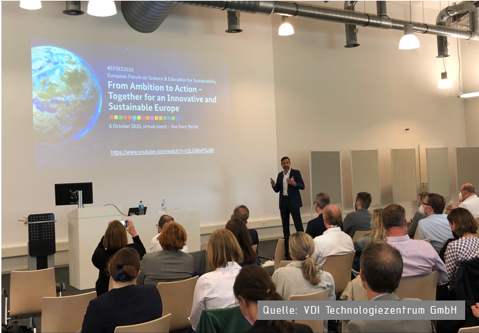 technikzukunft's tweet photo. Unser Kollege Dr. Günter Reuscher stellte heute beim #PTTag22 ein Erfolgsprojekt vor: Zur Hochphase von #Corona hat unser #Nachhaltigkeit|steam mit @BMBF_Bund die virtuelle #EFSES2020 mit mehr als 1000 Teilnehmenden aus 50 Ländern auf die Beine gestellt. #PTNetzwerk #Innovation https://t.co/zo8bXEhjRH