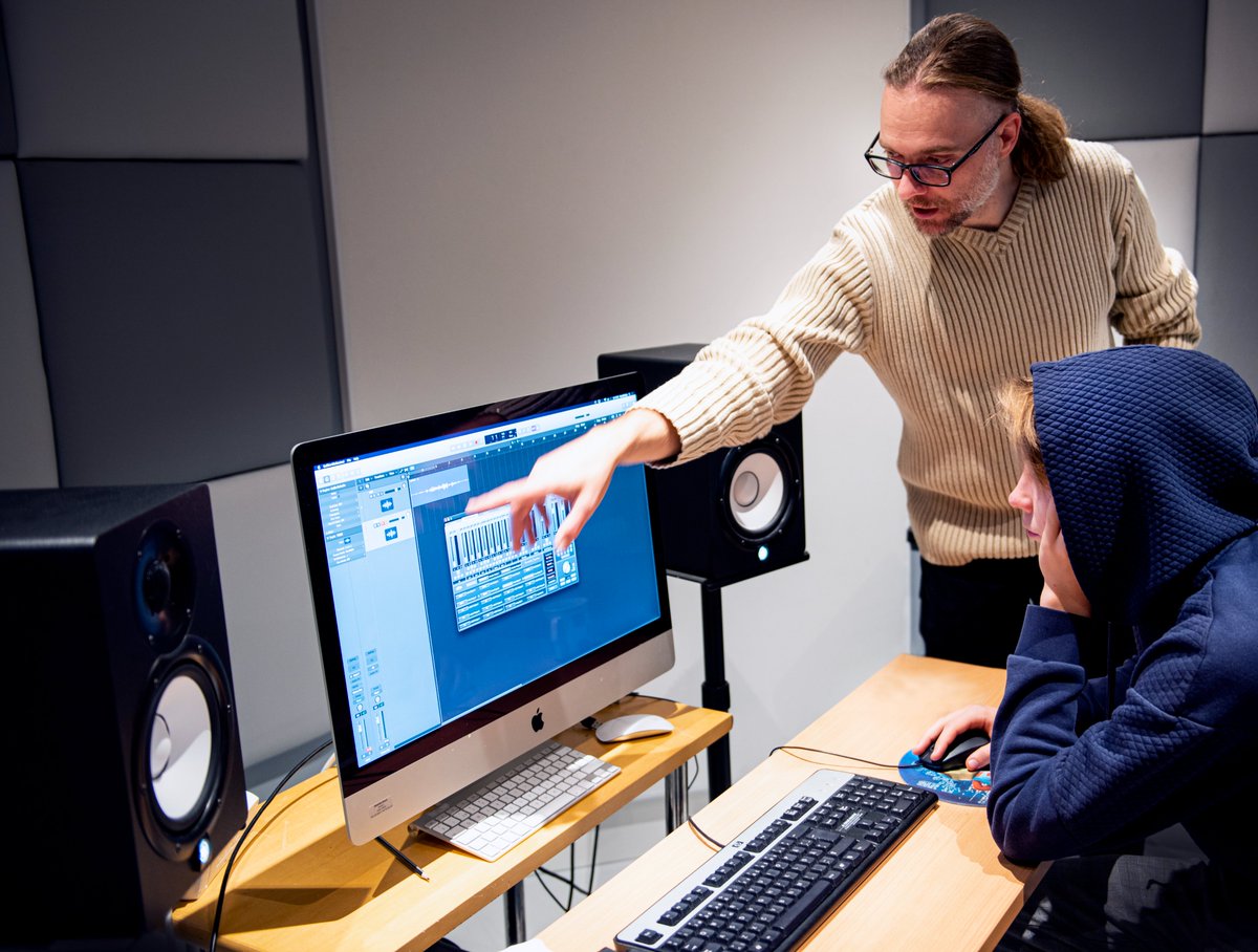 UUTTA - Mediamusiikin ja digitaalisen audiotuotannon linja! 🎉 Haku on nyt käynnissä, opinnot alkavat elokuussa! Lue lisää ja hae mukaan 👉 ahlmanedu.fi/koulutushaku/m…
#ahlmanedu #musiikki #musiikkilinja #audiotuotanto #mediamusiikki