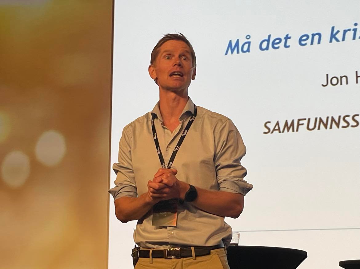 DSB (@dsb_no) on Twitter photo #samsik22: Professor Jon H. Fiva
<a href="/HandelshoyskBI/">Handelshøyskolen BI</a>
Gjennomgang av politiske taler i Stortinget bekrefter at beredskap kommer på politisk agenda først etter at krisen har oppstått. Vi trenger et uavhengig byråkrati som jobber langsiktig med kriser for å sikre god beredskap. #samsik22: Professor Jon H. Fiva
<a href="/HandelshoyskBI/">Handelshøyskolen BI</a>
Gjennomgang av politiske taler i Stortinget bekrefter at beredskap kommer på politisk agenda først etter at krisen har oppstått. Vi trenger et uavhengig byråkrati som jobber langsiktig med kriser for å sikre god beredskap.