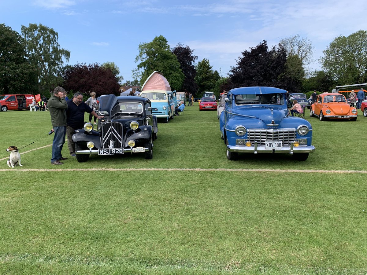 howdenashes's tweet photo. ☀️It is a glorious day classic vehicle rally on #HowdenAshes - why not come down to check out the vintage cars, tractors and even an iconic Green Goddess fire engine! 🚘🏍 https://t.co/jHYauWG7K5
