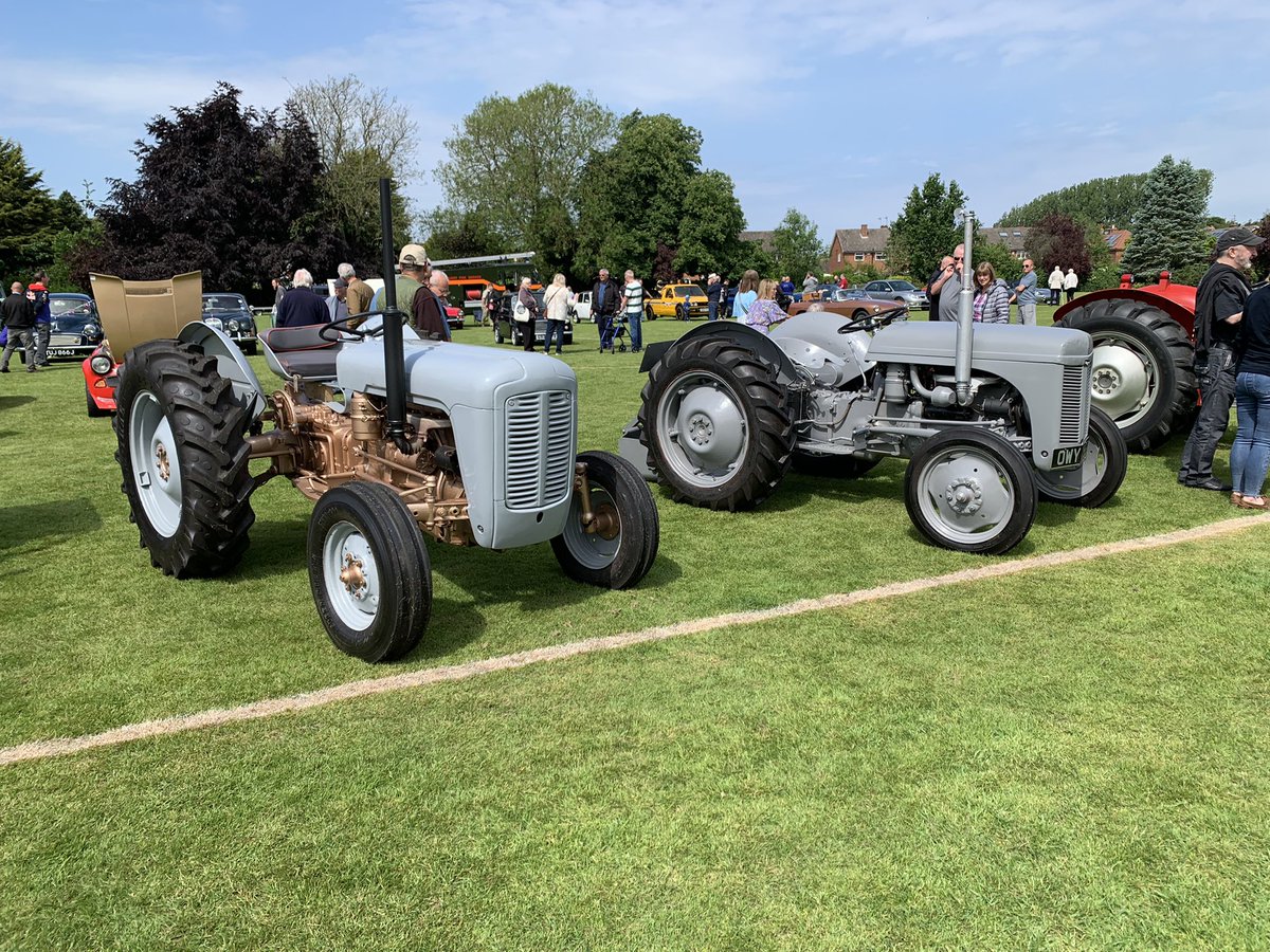 howdenashes's tweet photo. ☀️It is a glorious day classic vehicle rally on #HowdenAshes - why not come down to check out the vintage cars, tractors and even an iconic Green Goddess fire engine! 🚘🏍 https://t.co/jHYauWG7K5