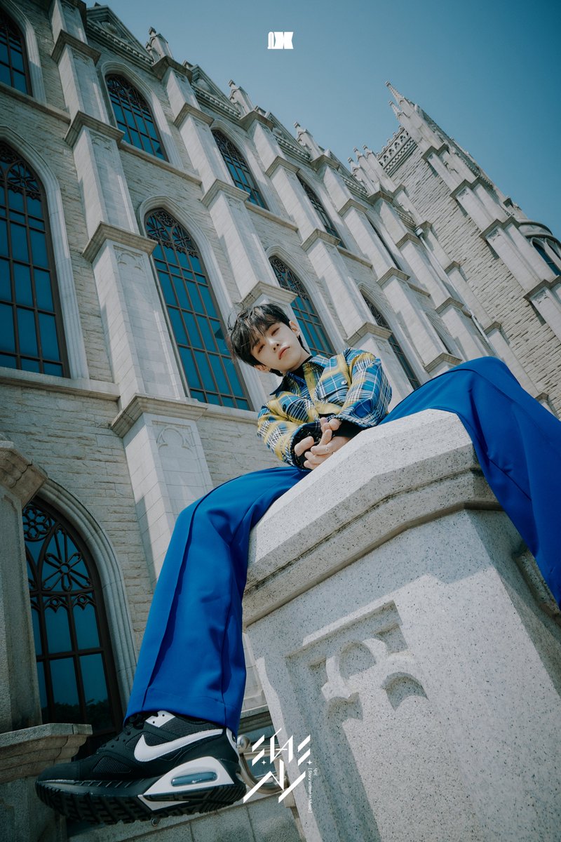 OmegaX_official's tweet photo. OMEGA X 
1st Full Album

낙서(樂서)
:Story Written in Music

TEASER IMAGE MUSIC ver.
#HWICHAN #TAEDONG 
#XEN #YECHAN

2022. 06. 15 6PM (KST)

#OMEGA_X #오메가엑스
#휘찬 #태동 #젠 #예찬
#낙서 #Story_Written_in_Music https://t.co/YjZVzzAr9q