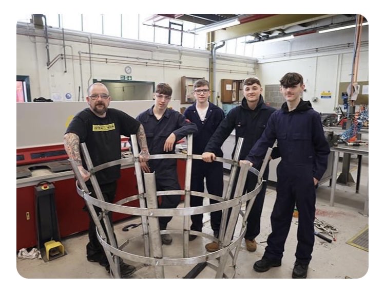 TGPCT_Academy's tweet photo. So proud of Tameside hospital, chosen to light the NHS beacon for the Queens Jubilee. Made by students from Tameside College. A great place to live and work. #tameside #jubileebeacon https://t.co/grsssncjFq