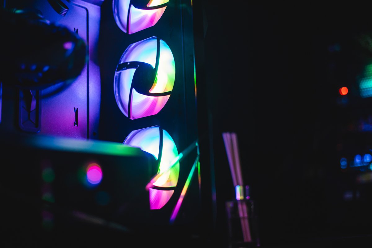 Haluatko oppia luomaan pelimaailmoja ja pelihahmoja sekä kehittyä monipuoliseksi pelialan taitajaksi? 
Lue lisää ja hae mukaan 17.7. mennessä 👉 ahlmanedu.fi/koulutushaku/v…
#ahlmangames #visuaalinenpelisuunnittelu #pelisuunnittelu #peliala #opiskelu