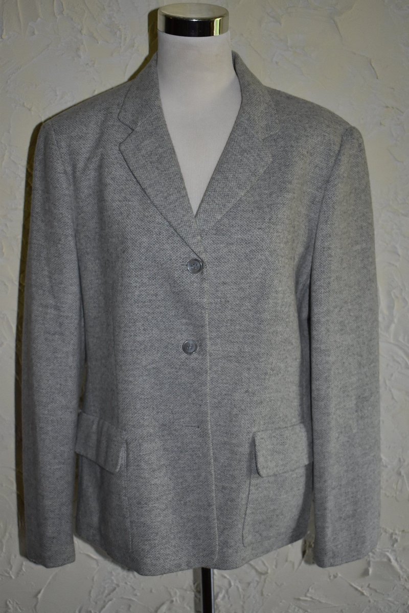 Wisdom_Lane's tweet image. Vintage EVAN PICONE Ladies Gray Wool Nylon Blend Button Front Jacket Or Coat Boyfriend Look Size 14 tuppu.net/c6375673 #WisdomLane #Etsy #ButtonFront