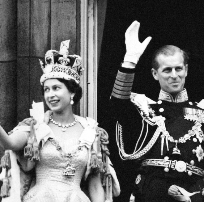 PrimeraLondon's tweet photo. Celebrate the Queen’s Platinum Jubilee with The Commuter Club! 🎊

Enjoy memories, music and join us as we explore many corners of London. 👑

🎧 https://t.co/jycxFKOtZa

🎙️ https://t.co/S1SHXrQz4w

📖 https://t.co/4ZC2LHGoPO

#commuterclub #platinumjubilee2022 https://t.co/ws0uQfwxEw