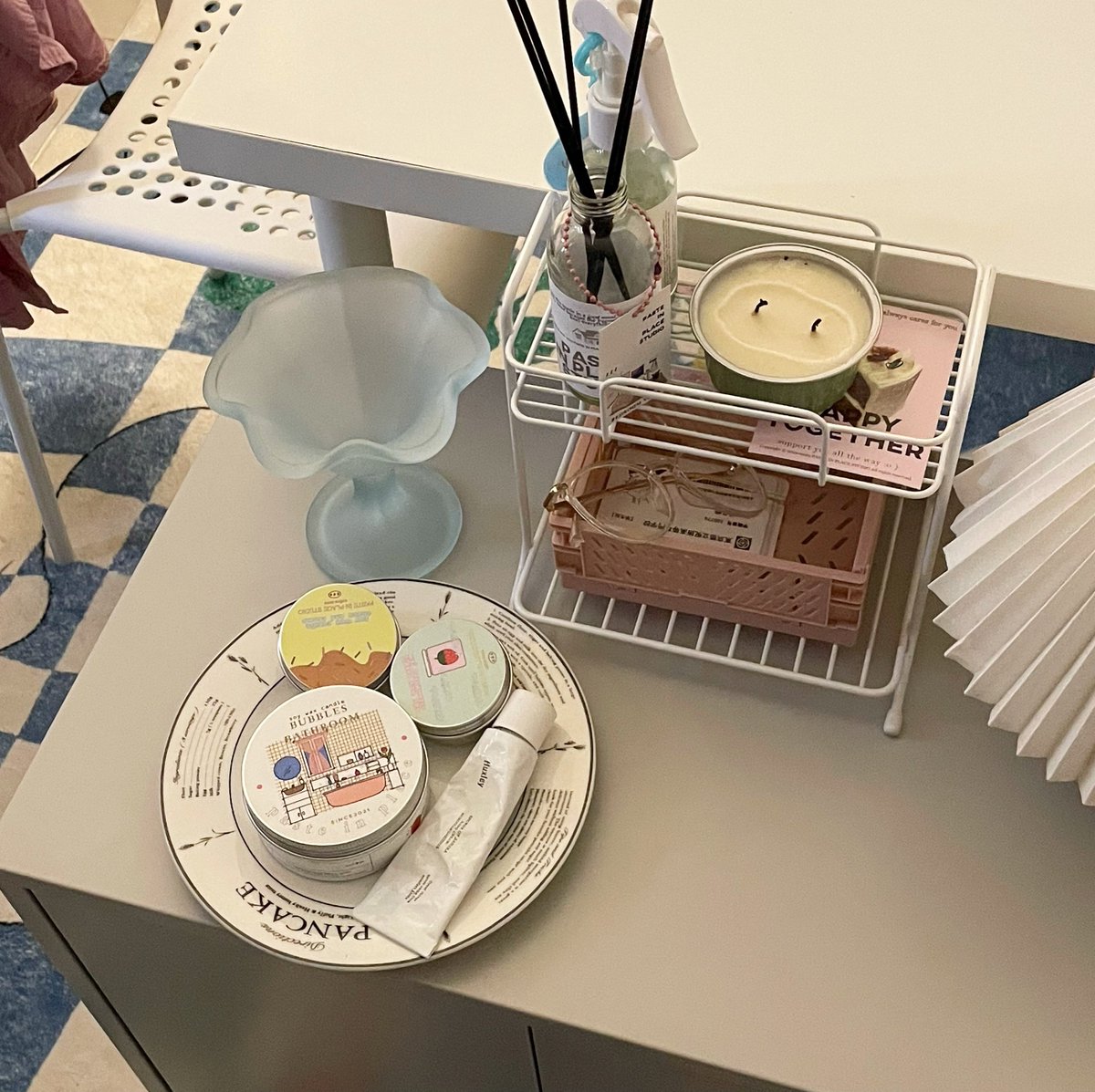 pasteinplace's tweet photo. rain + bedroom 
良い一日を過ごしてください 🛌⭐️🌸🍐 https://t.co/oSAi4johCP