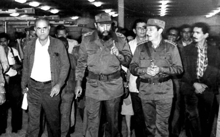 #RaulEsRaul 
Cuba no teme a la mentira ni se arrodilla ante presiones, condicionamientos o imposiciones, vengan de donde vengan, se defiende con la verdad, que siempre, más temprano que tarde, termina por imponerse
#FelicidadesRaúl 
<a href="/valoresteam/">🐾ValoresTeam🕊</a> <a href="/GelsyPacheco/">Gelsy Pacheco Puig</a> <a href="/IsaGlezCmg/">Isa González</a>