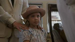 merlinpapin3's tweet photo. #PremièreFoisauCinéma

#AngelinaJolie dans  #LookintoGetOut de #HalAshby (1982) ella avait 7 ans

@FredOL69007 https://t.co/SBajQyI5a7