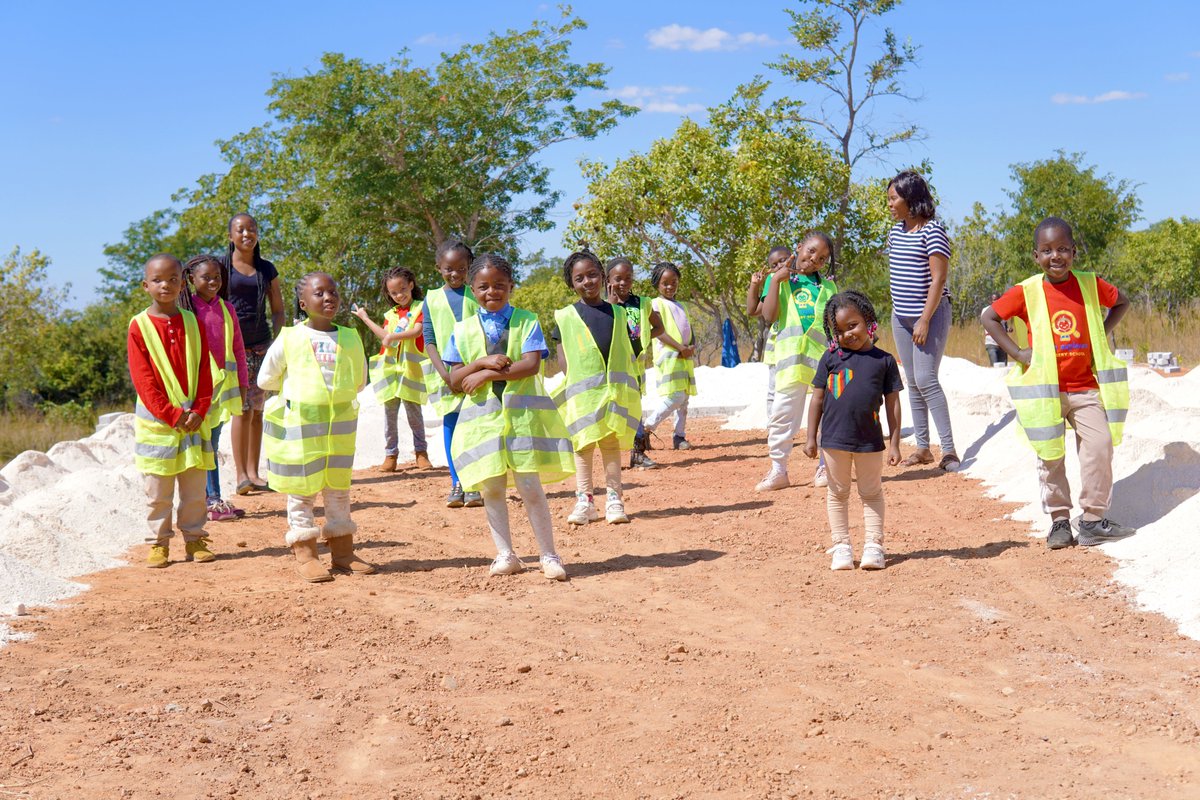 Nkwashi_'s tweet photo. We are happy to announce that construction on the Explorers Prep School has commenced! We took the Little Explorers' students to the site to show them where their new classrooms will be.
#Nkwashi #ExplorerSchool #LittleExplorers #ExplorersPrep #Construction #Development https://t.co/dRu0b8miUA