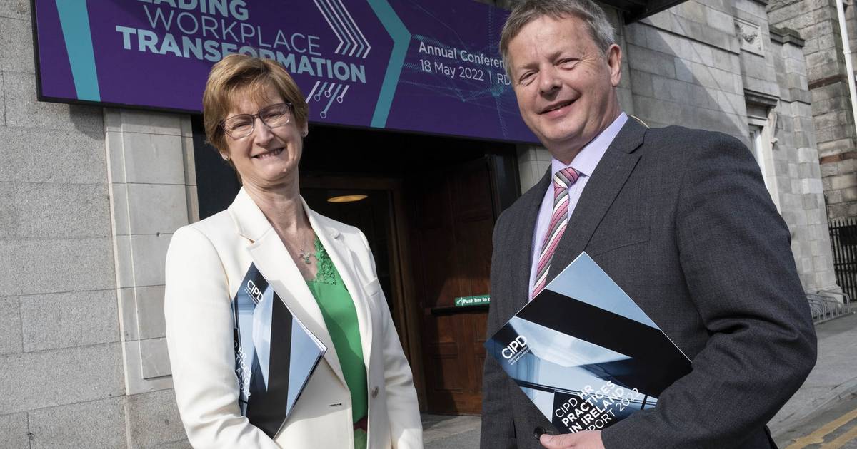 Employers embrace remote and hybrid working amid drop in absences: CIPD Ireland says organisations keener on new ways of working after productivity boost dlvr.it/SRY88y