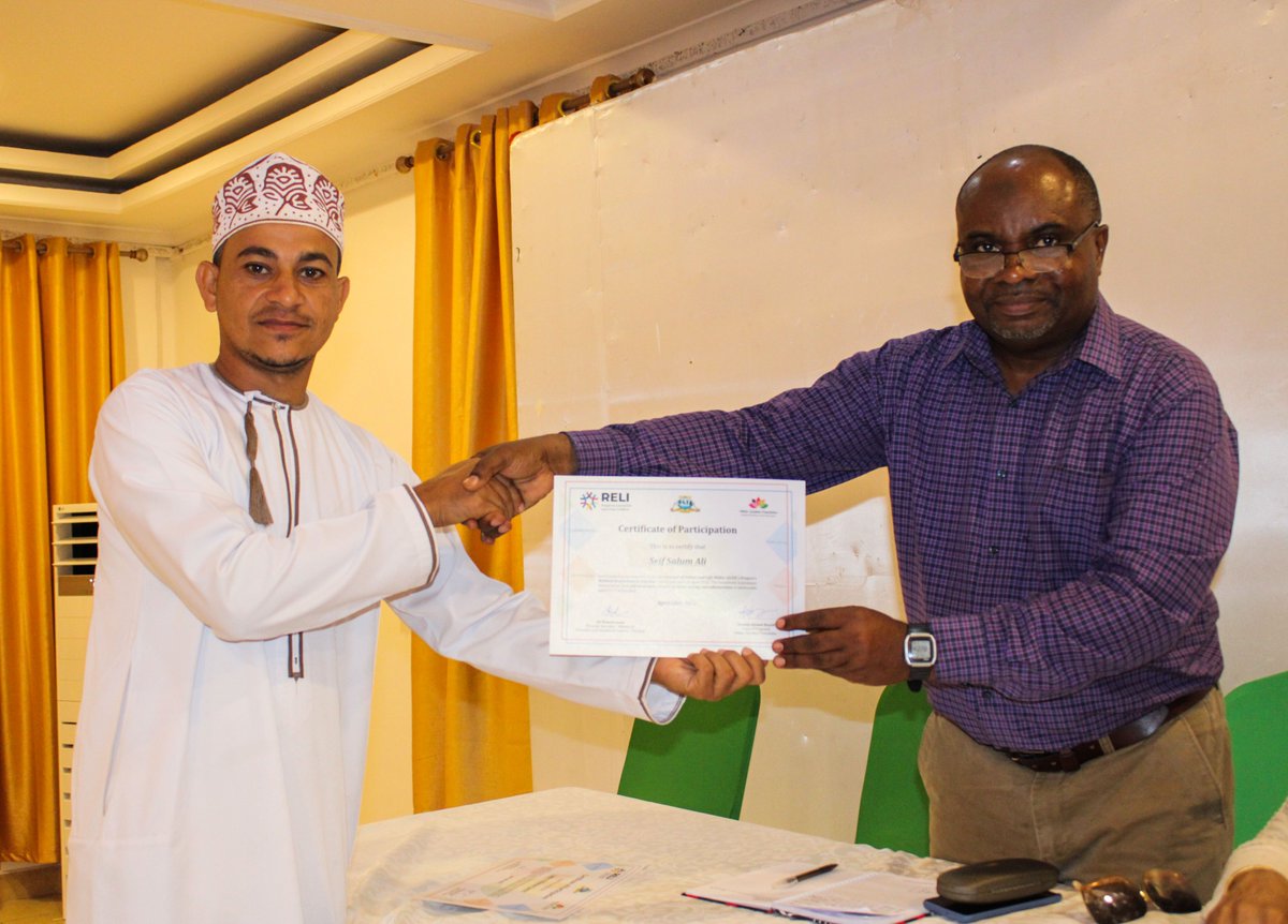 MileleZanzibar's tweet photo. The spirit of volunteerism finally pays off, as assessors rejoice the awarding of certificates for participating in assessment of life skills and values for adolescents aged 13-17 in 11 districts of Zanzibar, in April 2022. #aliveproject #lifeskills #itbeginswithyou https://t.co/iQN5gIEPEH