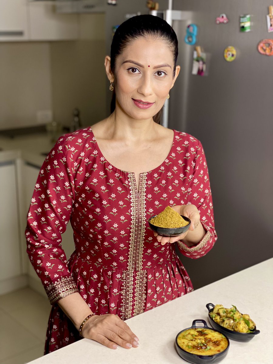 MeghnaFoodMagic's tweet photo. Meghna’s Magic Masala | सिर्फ 1 चम्मच ये मसाला किसी भी सब्ज़ी में डाल दो फिर देखो उंगलियां ना चाटने लगो तो कहना
https://t.co/eC0nYbL7T6
.
.
Love M #ChefMeghna #HomeMadeMasala #MeghnasFoodMagic #MagicMasala https://t.co/piP7aqkLmU