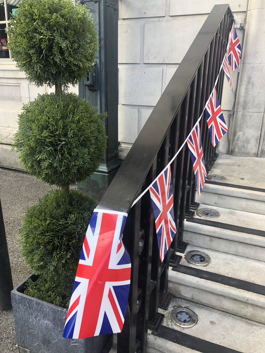 Justine Field tweet media