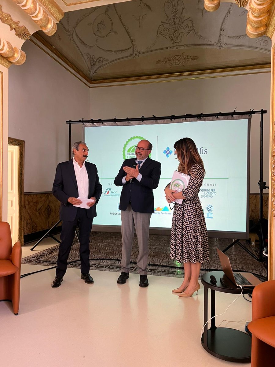 Cosimo Latronico tweet media