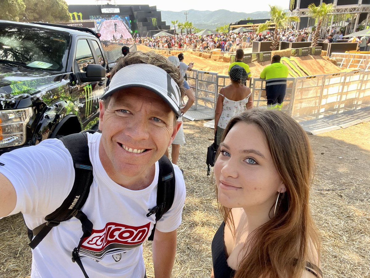 @BradBinder_41 <a href="/KTM_Racing/">RED BULL KTM FACTORY RACING</a> some #Saffas here in <a href="/Circuitcat_eng/">Circuit de Barcelona-Catalunya</a> here in support!