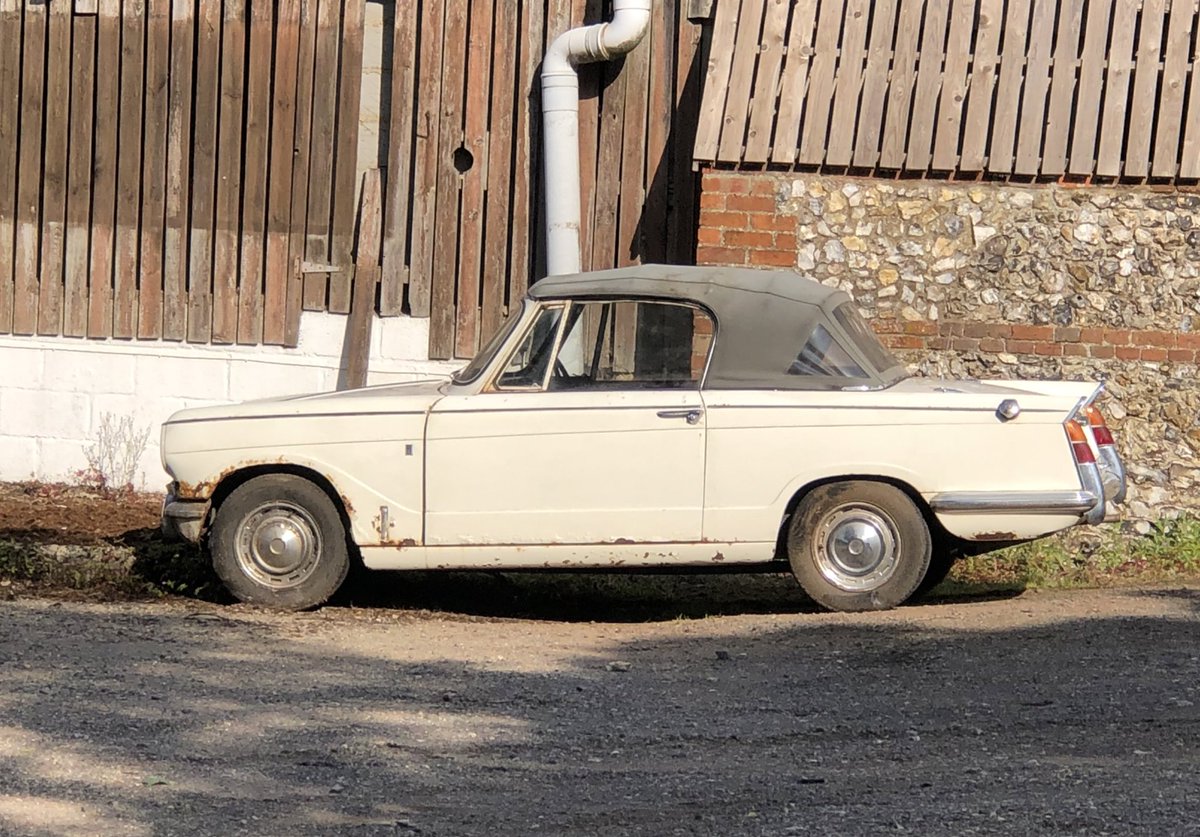 miniphernalia's tweet photo. #TriumphHerald spot near #NuffieldPlace, I really like this - https://t.co/d4rytEj90C https://t.co/aNnEx68HiW