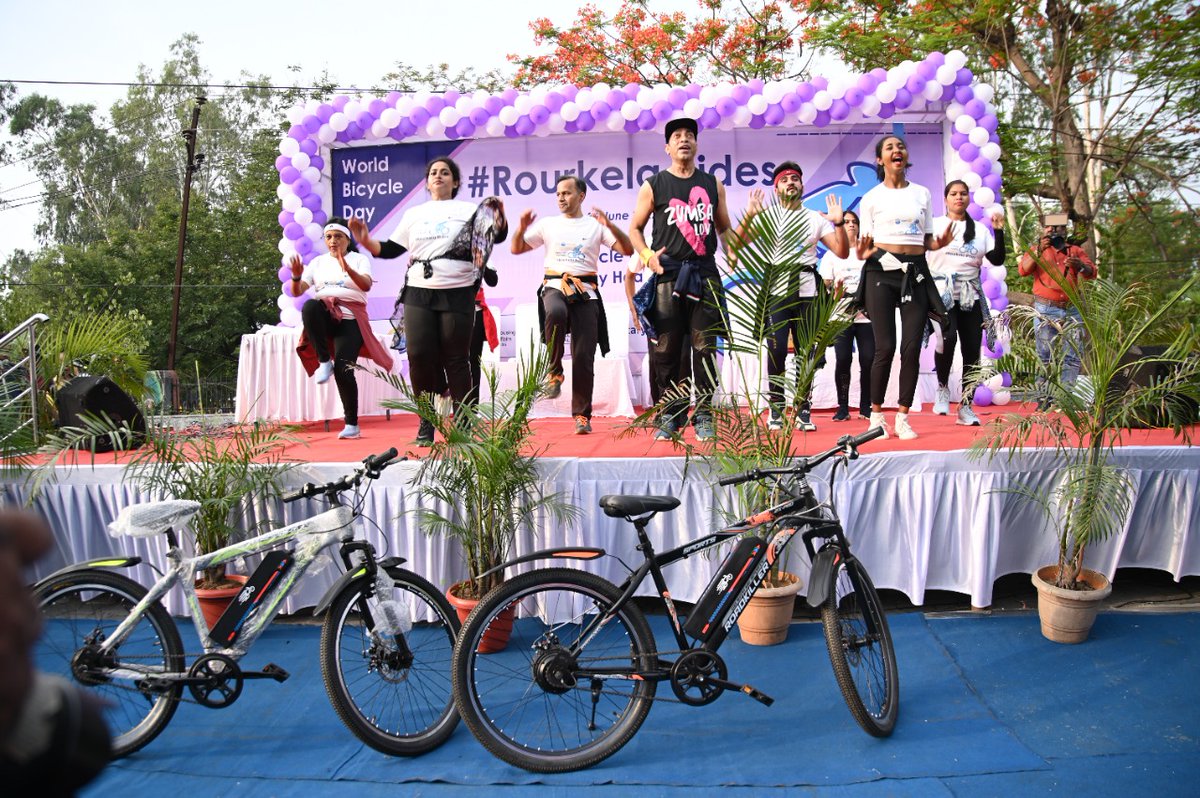 RourkelaMC's tweet photo. #Rourkela Rides Cycle Rally organized by @smartcityrkl was held at Rourkela on the occasion of #WorldBicycleDay. Hon’ble MLA Rourkela Shri Sarada P. Nayak flagged off the rally in presence of Collector Shri @pavankalyan. @Rotary Club &amp; Rourkela Riders supported the rally. https://t.co/ra3nPB3zI9