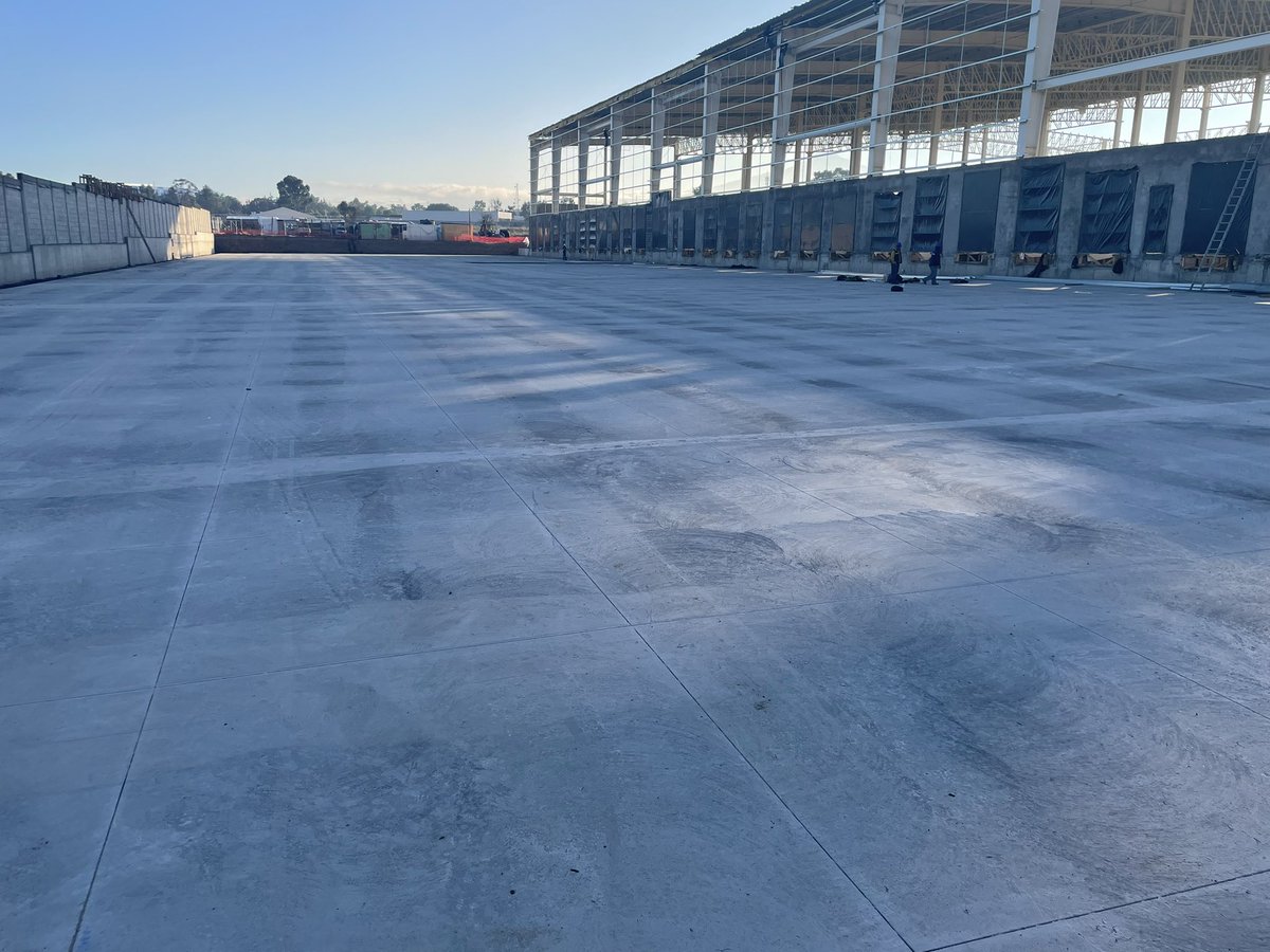 Ramon Planas (@planasmasip) on Twitter photo En @RinolMexico usamos el sistema #OptipaveVRS para pavimentación de andenes de carga.
Sus ventajas:
🤏Bajo espesor
💵Muy competitivo en precio
♻️Amigable con el medio ambiente
📸 CEDIS <a href="/Tiendas_OXXO/">Tiendas OXXO</a> #Puebla
Soluciones #rcrgoinggreen
<a href="/RCRIF/">RCR Ind. Flooring</a> #Lideresdelmundoplano En @RinolMexico usamos el sistema #OptipaveVRS para pavimentación de andenes de carga.
Sus ventajas:
🤏Bajo espesor
💵Muy competitivo en precio
♻️Amigable con el medio ambiente
📸 CEDIS <a href="/Tiendas_OXXO/">Tiendas OXXO</a> #Puebla
Soluciones #rcrgoinggreen
<a href="/RCRIF/">RCR Ind. Flooring</a> #Lideresdelmundoplano