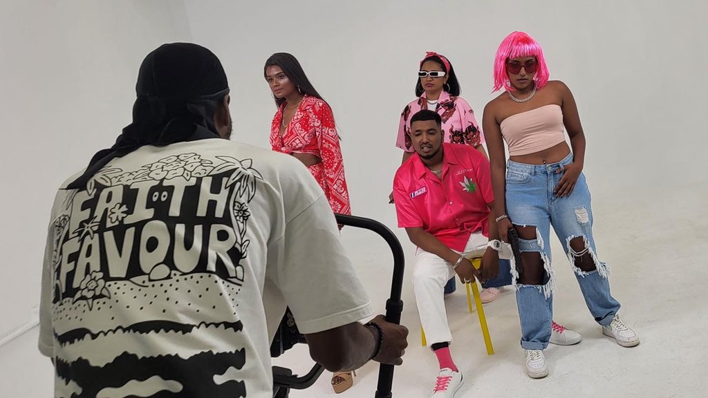 _themovingimage's tweet photo. We shot @mckilladi_worldwide music video few weeks ago in our studio and IT'S INTERESTING!! Can't wait for the full music video to be released! 🤘🤘

#musicvideo #mv #video #videography #film #filmmaking #filmmaker #director #directing #videoproduction #productionlife #studio https://t.co/UUzMpSzluj