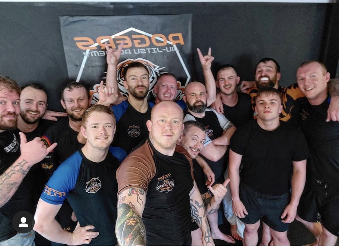 StuJitsu3_16's tweet photo. Bank holiday Friday morning roll squad. 

#TeamRJJA #Stujitsu #brazilianjiujitsu https://t.co/ZQRtUOEyUd