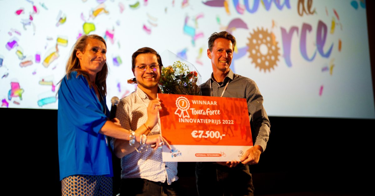 “We zijn enorm blij met deze prijs, dit is een mooi podium om ons initiatief ''het begin van leren fietsen'' te mogen presenteren”, met die woorden nam Remko Pijnaker de Tour de Force Innovatieprijs in ontvangst tijdens het Nationaal #Fietscongres. lnkd.in/eTJJJG4h