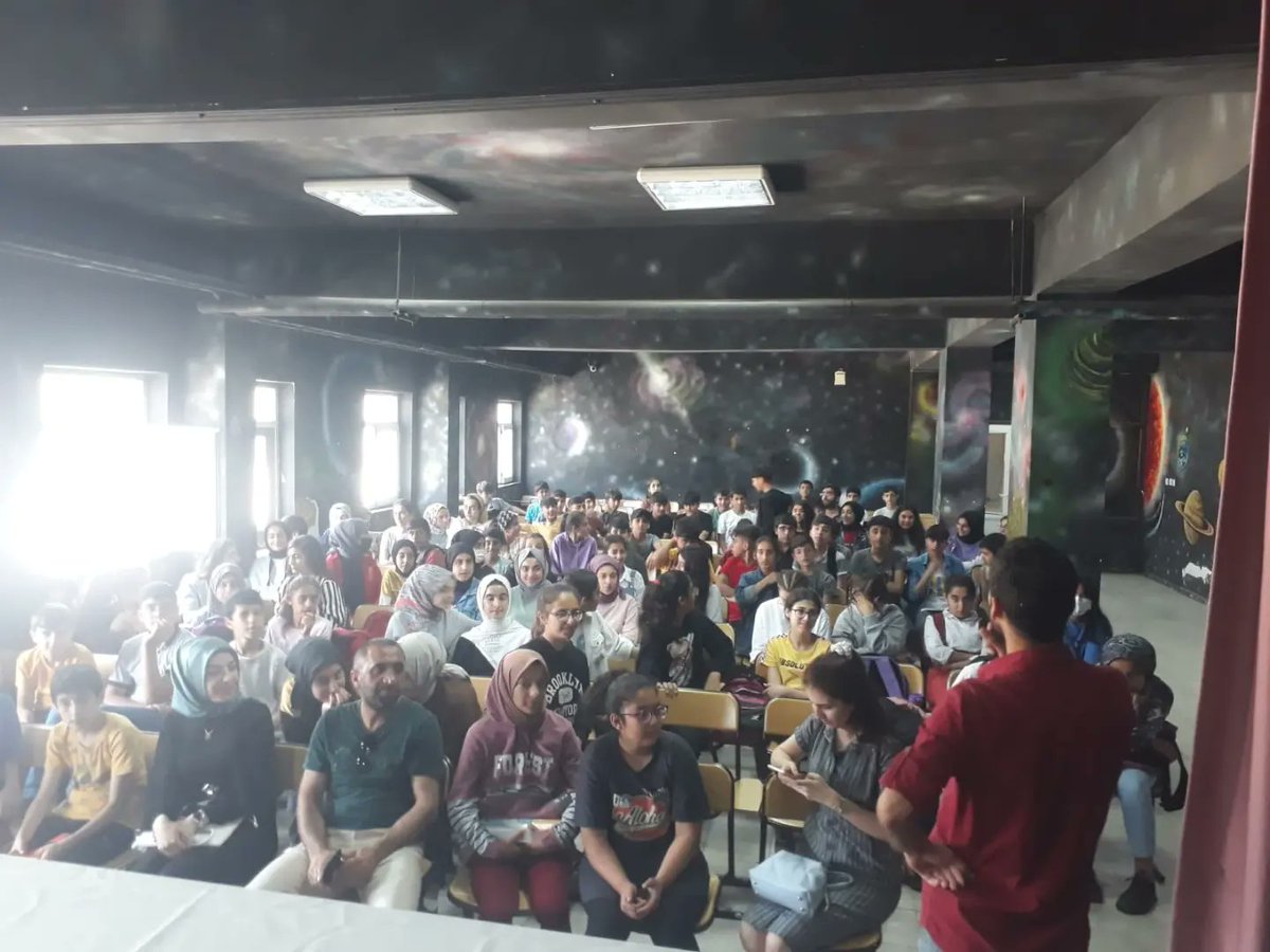 Okulumuz rehberlik servisi 8.sınıf öğrencilerine LGS sınav stratejileri ve sınavda uyulacak kurallar konulu seminer gerçekleştirildi.Seminerde okulumuz idaresi ve 8.sınıf branş öğretmenleri sınava ilişkin duygu ve düşüncelerini ifâde ettiler.<a href="/bingolmem/">Bingöl MEM</a> <a href="/gencmem12/">Genç İlçe Milli Eğitim Müdürlüğü</a> <a href="/halilyucel6060/">Halil YÜCEL</a>