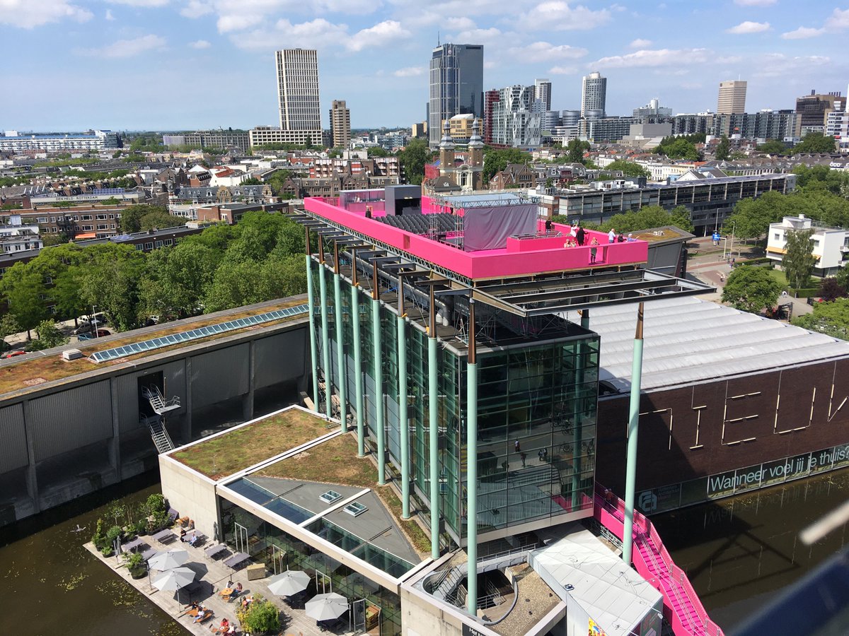 RvdBrom's tweet photo. Tip ! Komend weekend zijn de dakendagen in #Rotterdam. Onderdeel is de Rotterdam Rooftop Walk. Leuk en leerzaam.  En mooie foto’s gemaakt. Depot Boijmans van Beuningen (dak na 18.00 uur vrij toegankelijk) en Het nieuwe instituut. 1/2 https://t.co/XpYVqkGeqR