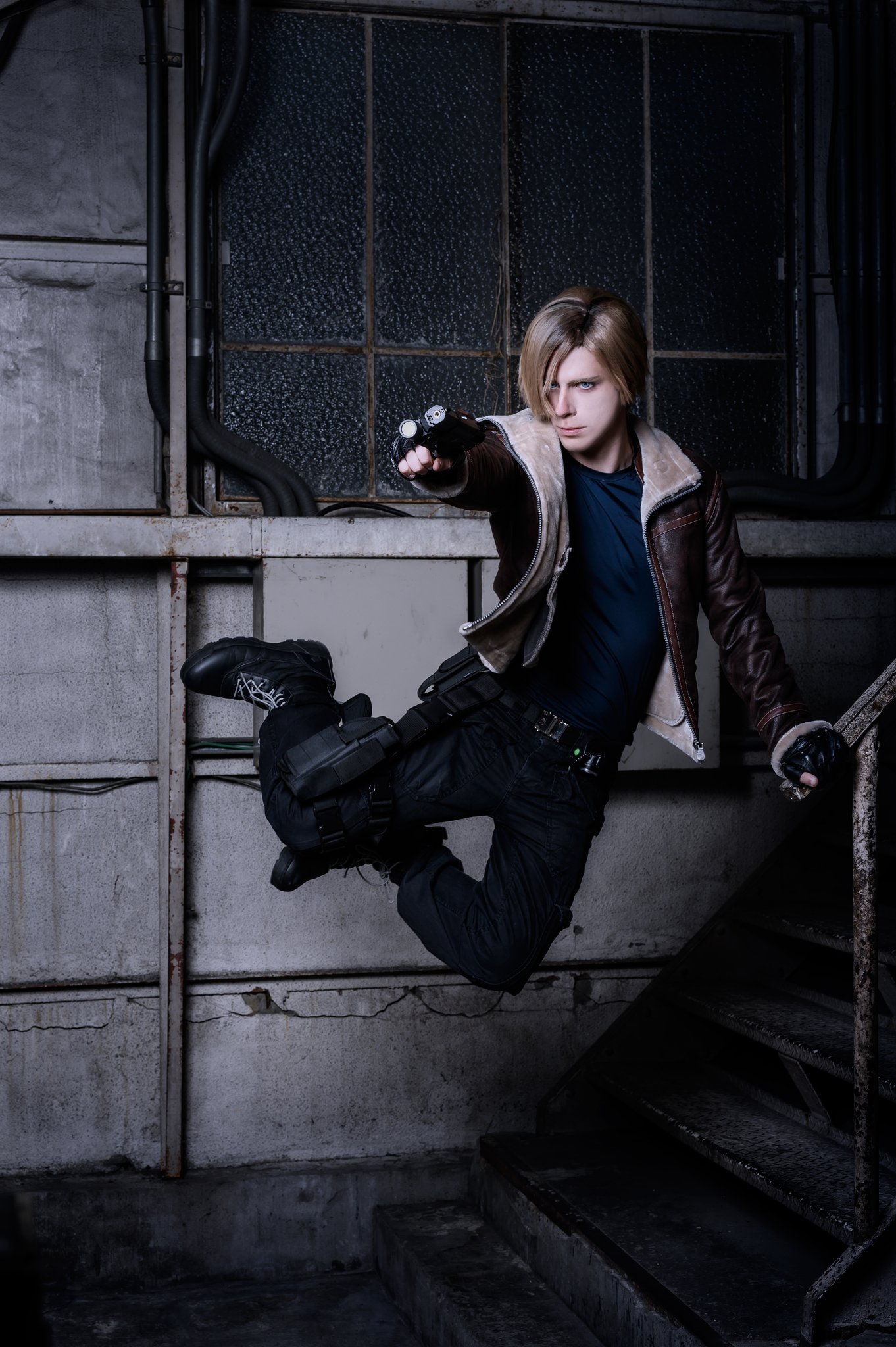 Amazon.co.jp: バイオハザード4 RE4 レオン 1/12スケール