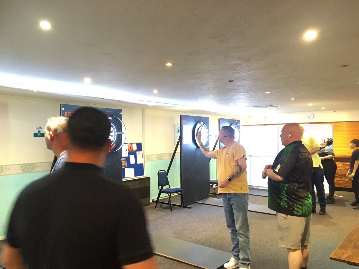 RitchieEdhouse's tweet image. Looking forward to the Burghfield Open today in Reading. Well done James Bishop, Peter Bush and team for organising.

@MissionDarts @Punkpoints180 SPG Wealth Management, Tom&amp;amp;Cherrys Basildon