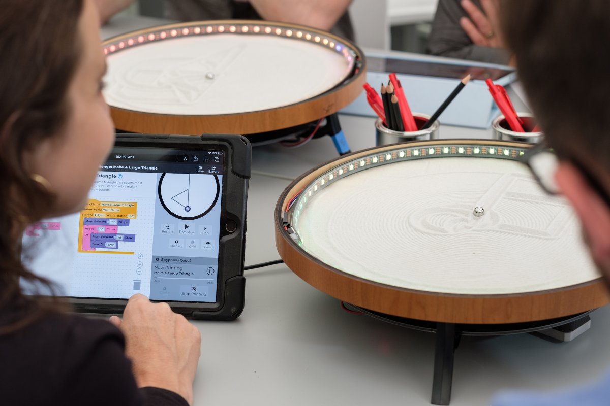 TinkeringStudio's tweet photo. The art-inspired tinkering session got us reflecting on learning as a journey rather than a destination, approaching explorations with bravery, personal expression as a powerful motivator. #ECSITE2022 @Ecsite @exploratorium @LEGOfoundation #makeECSITE https://t.co/fSFhXTJJkv