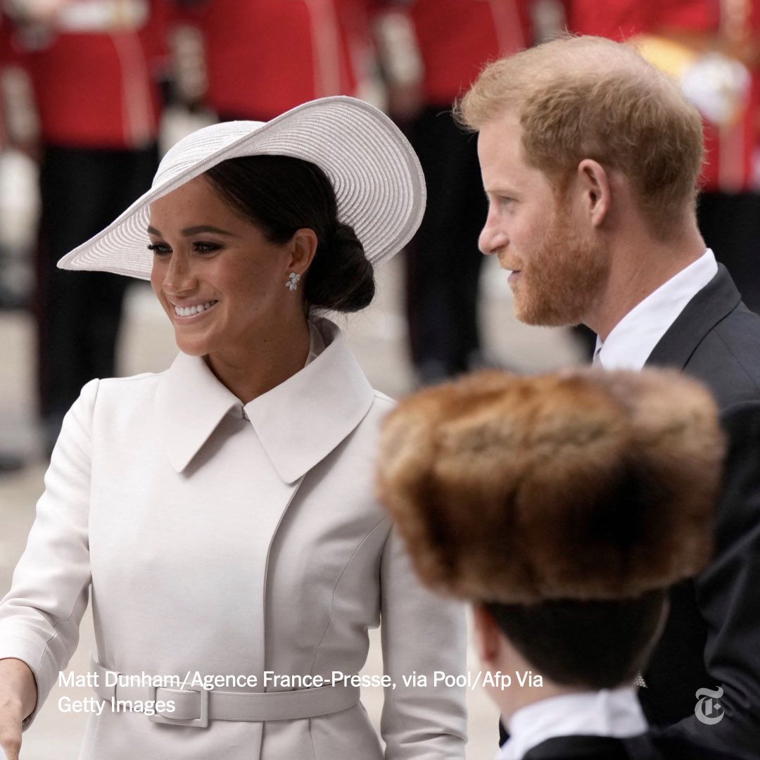 Laura_Kramer's tweet image. lovely seeing Meghan &amp;amp; Harry at Platinum Jubilee Thanksgiving Service today

Madame Duchess looks ✨radiant✨