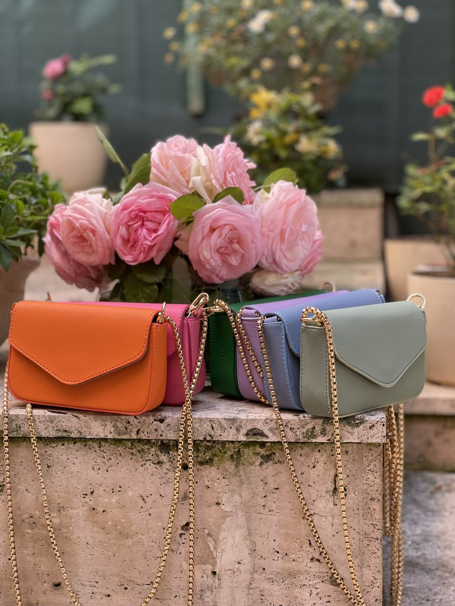 BBagOfficial1's tweet photo. Feza Mini Zarf model minimal tasarımı ve şıklığı ile her anınızda! 🎊 https://t.co/HjCAuQAiJT