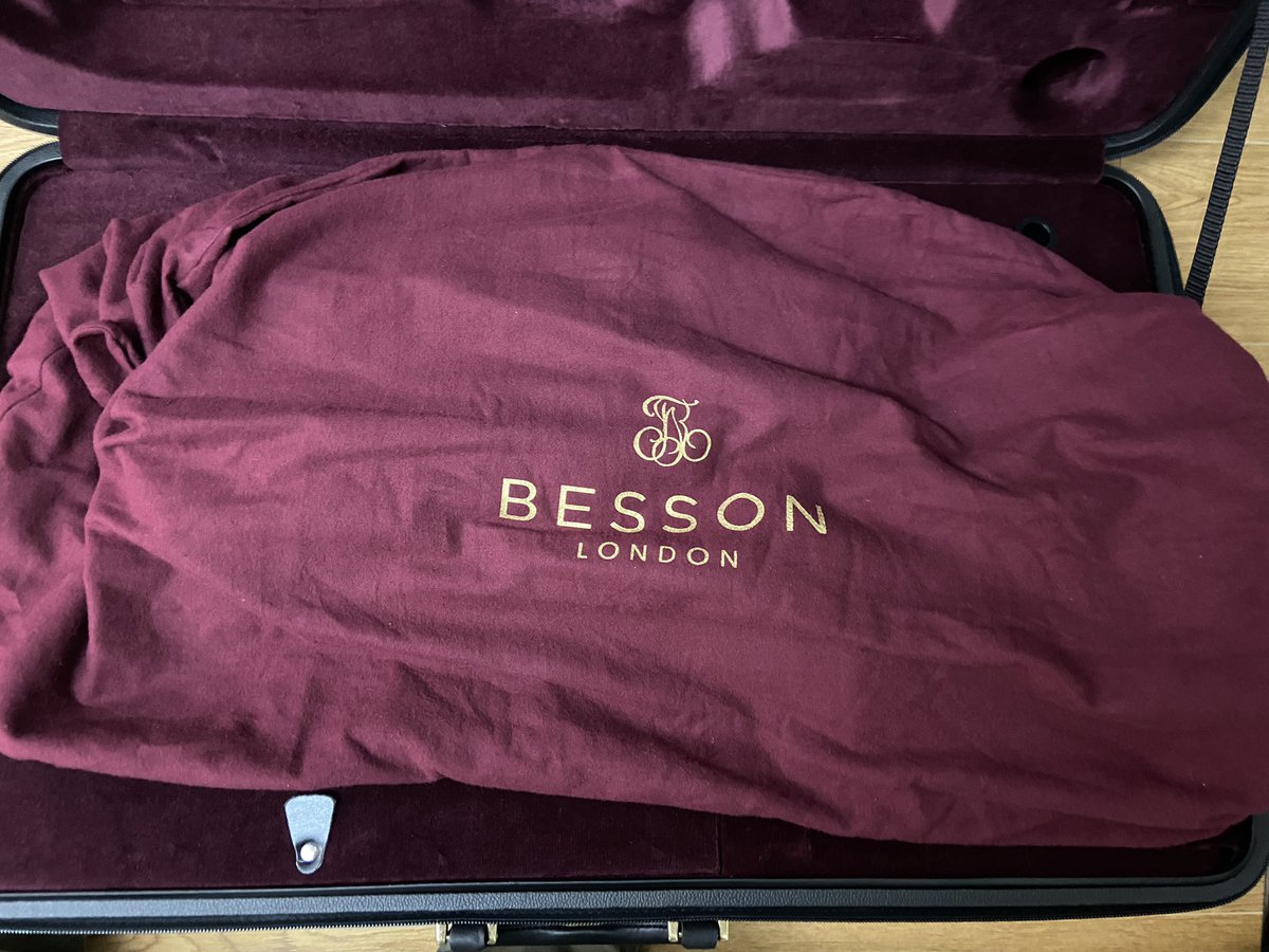 akito_euph's tweet photo. 【BESSON BE2051-2-0】
本日、新しい相棒をお迎えしました。
楽器に見合う奏者になれるよう精進します。 https://t.co/CKpUnP5D4i