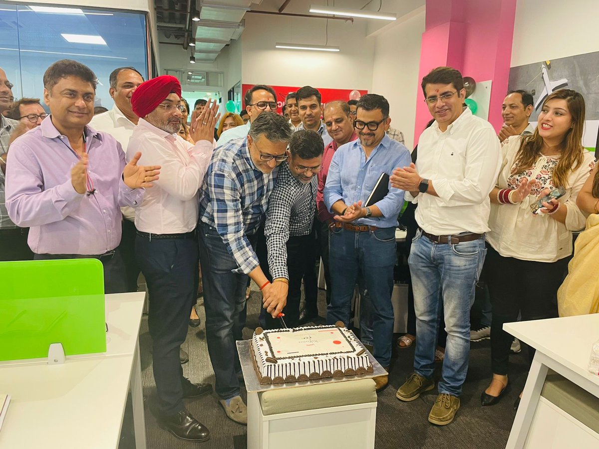 myawfis's tweet photo. We are pleased to welcome Team FCM Travel India to our centre in Ambience Mall, #Gurgaon. We’re honoured to be a preferred choice of workspace for their 100+ member team and are pleased to have their vibrant and enthusiastic team as part of our #AwfisCommunity. https://t.co/ULug5479is