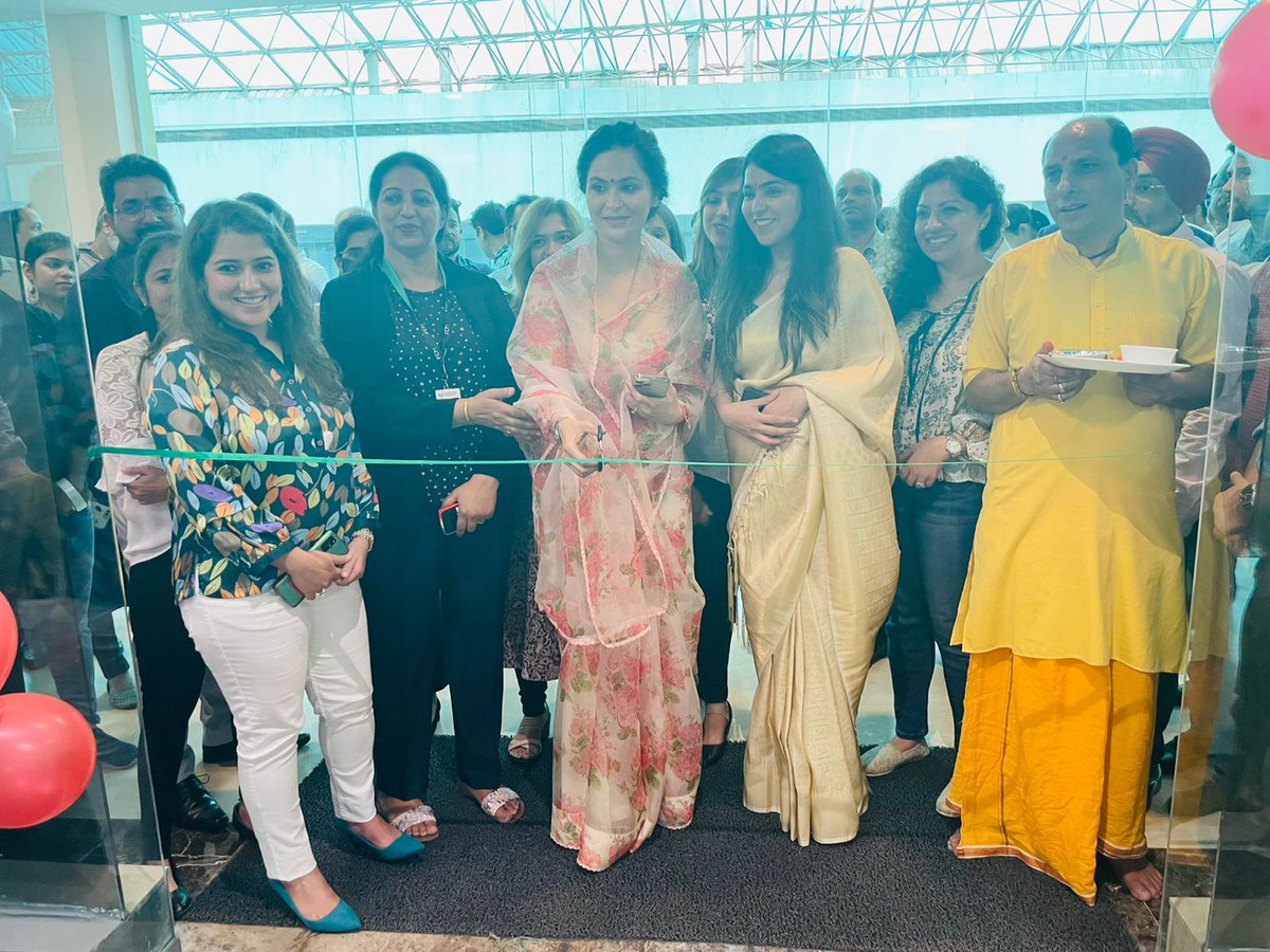 myawfis's tweet photo. We are pleased to welcome Team FCM Travel India to our centre in Ambience Mall, #Gurgaon. We’re honoured to be a preferred choice of workspace for their 100+ member team and are pleased to have their vibrant and enthusiastic team as part of our #AwfisCommunity. https://t.co/ULug5479is