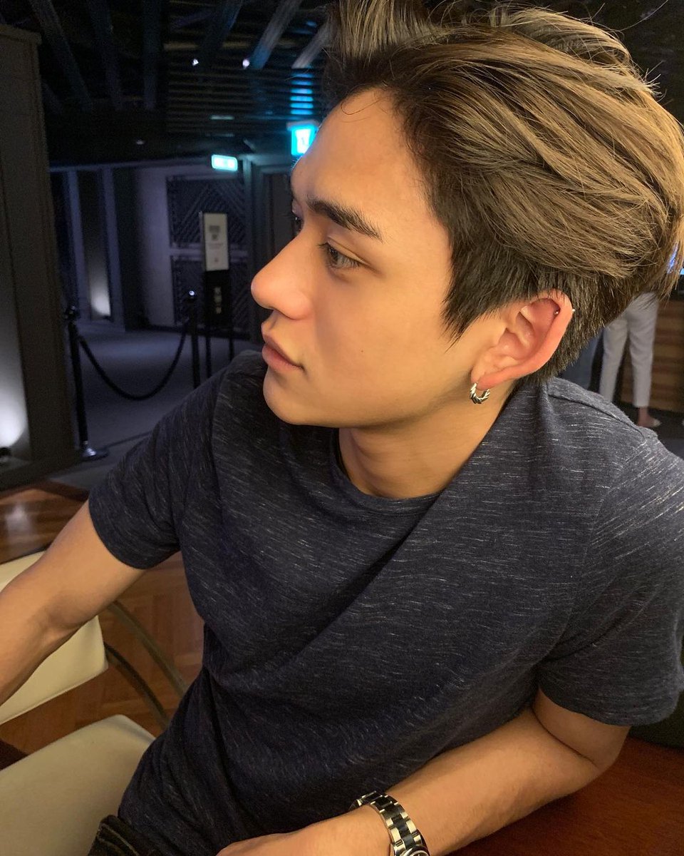191030 lucas_xx444 Instagram Post

"😎😎"