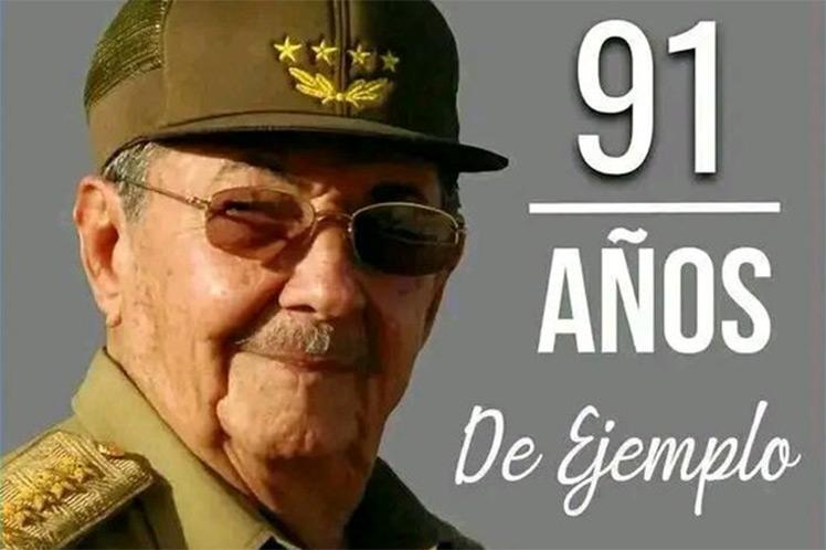 CNEArtCuba's tweet photo. A 91 años llega hoy el líder histórico de la Revolución cubana Raúl Castro, cuyo pragmatismo y modestia aún influyen en la vida política y económica de la isla. #SomosContinuidad #RaulEsRaul
https://t.co/4t8BgZvrYz https://t.co/7FVLeBzvwf